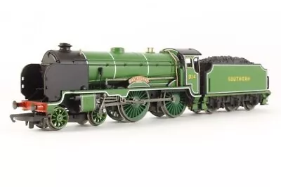 Hornby R2144 SR 4-4-0 Schools Class V Locomotive  EASTBOURNE  - SP. ED.  - NEW • £149