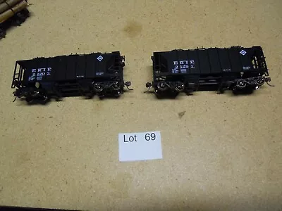 Lot 69: Unbranded (2) Erie Short Covered Hoppers W/metal Wheels HO • $9.99