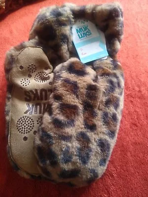 Muk Luks Slipper Boots. S/M (3-5.5). Unwanted Gift. • £5