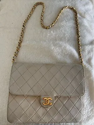 CHANEL Lambskin Pushlock Quilted Flap Bag • £1158.16