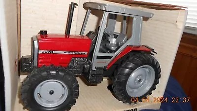 New Ertl Massey Ferguson 3070 4-WD 1/16 Scale Diecast Metal Tractor Made In USA. • $89.99