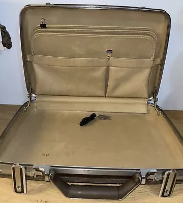 Vintage Retro American Tourister Black Tri Taper Luggage Briefcase W/ Key • $29.99