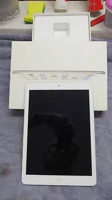Apple IPad Air 1st 16GB Wi-Fi 9.7  Tablet A1474. Silver • $38.99