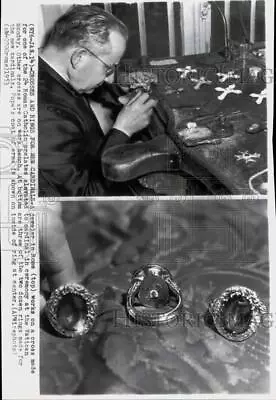 1953 Press Photo Jeweler Works On Cross For Cardinals & Cardinal Rings In Rome • $19.99