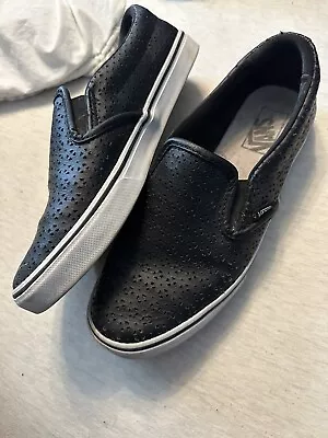 Size 9.5 - VANS Authentic Slip On Black • $4