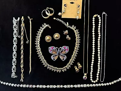 14 Piece ALL Signed MONET Jewelry Lot • $28