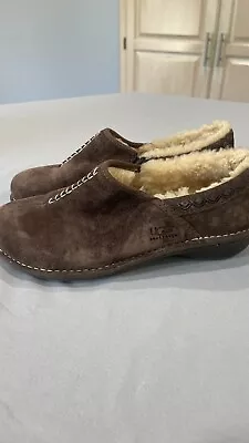 UGG 1757 Better Women’s Brown Leather Suede Slip On Size 10 Sherpa Lined • $35