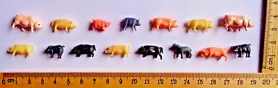 OO /HO Gauge Mix Of Pigs Farm Animals Bag No 60 For Hornby Train Layout • £0.50