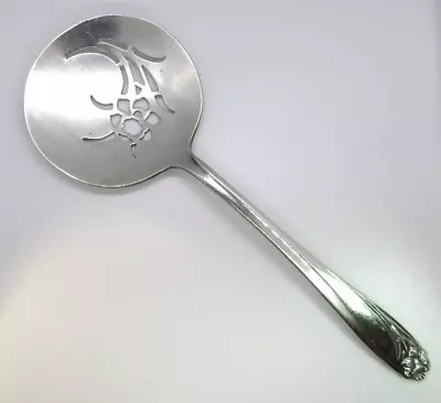 International 1847 Rogers DAFFODIL *1 Pierced Tomato Server*  7 5/8  Silverplate • $34.99