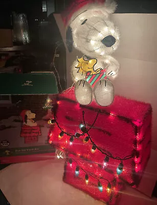 2011 Peanuts  36” Tall  Xmas Decoration Snoopy & Doghouse Pre Lit Yard Art • $49.99