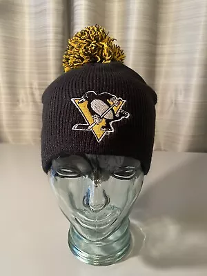 Pittsburgh Penguins Labatt Blue Winter Pom Pom Hat • $12