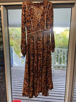 Tigerlily Dress 10 • $80