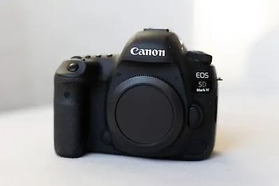 Canon EOS 5D Mark IV Camera (Body Only) Used Comes With Rubber Silicon Cover • $1100