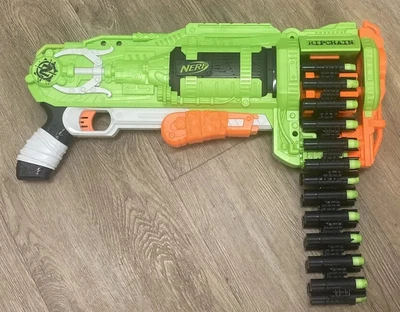 $85 • Buy Nerf Zombie Strike Ripchain Combat Blaster Ages 8+ Toy Gun 25 Dart Chain.