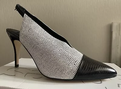 Top Shop - Shoes - Glove Shoe - White - Black - Size 6 - New In Box • £25