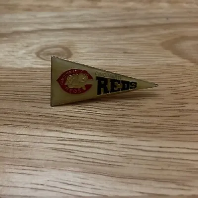 CINCINNATI REDS Commemorative Vintage MLB Officially Licensed Pennant Lapel Pin • $8.99