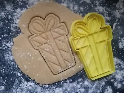 £4.29 • Buy 3D Christmas Present Gift Cookie Cutter & Embosser Biscuit Icing Fondant 11cm