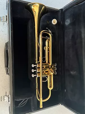 Yamaha YTR 2335 Trumpet In Very Good Condition With Case • $199