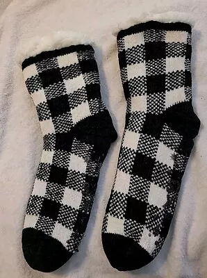 Muk Luks Womens Sherpa Cabin Socks Black Buffalo Plaid Slippers L/XL  (9-10) • $6