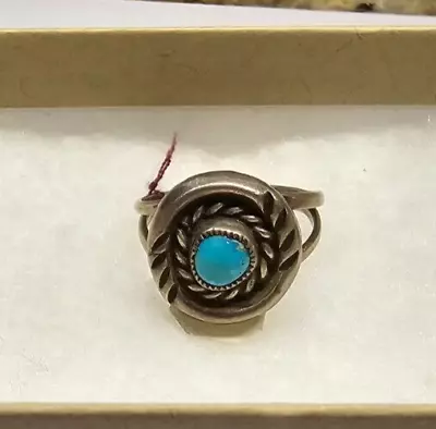 Vintage Silver Turquoise Ring Size 7 • $15