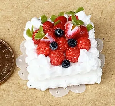 Dolls House Fruit Cake With White Icing Tumdee Miniature Bakery Accessory NC44 • £2.65