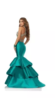 Morilee/Mori Lee/Madeline Gardner Green Diamanté Fishtail Ball Gown/dress Size 8 • £50