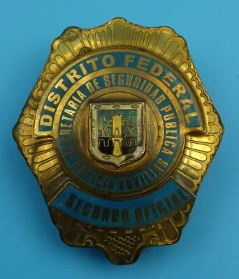 Q55 OBSOLETE Distrito Federal - Mexican Police Badge • $34.99