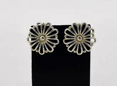 Vintage Unbranded Cut Out Floral Daisy Clip On Earrings Silver Toned • $13.49