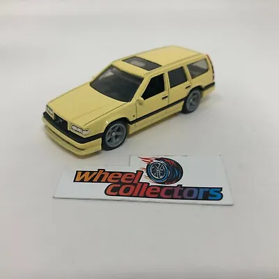 Volvo 850 Estate * 1:64 Scale Diecast Model Diorama * A3294 • $7.99