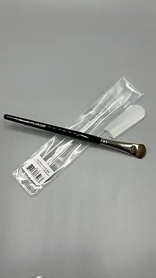 NEW Laura Mercier All Over Eye Colour Brush Womens Make Up • $14