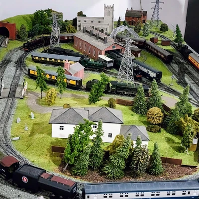 £499 • Buy 00 Gauge Model Railway Layout 8ft X 4ft  Hornby Peco Bachmann  