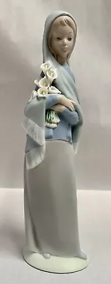 Vtg Lladro Girl Lady With Flowers Calla Lilies Statue Figurine Mat Finish (A10) • $39.95