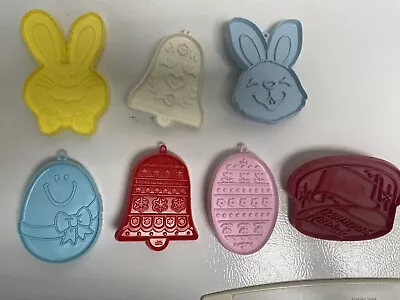 $9.99 • Buy Lot Of 7 Vintage Hallmark Easter Christmas Birthday Plastic Cookie Cutters