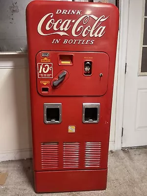 Coca Cola Vending Machine Vintage 1955 VMC Vendorlator 72 • $3500