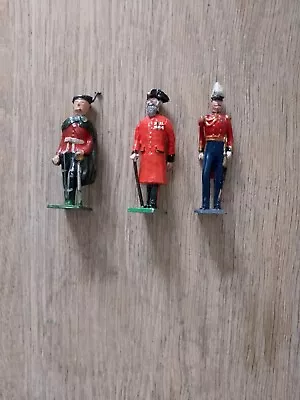 3 Lead Soldiers • £18