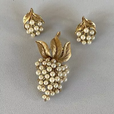 Vintage Trifari Crown Pearl Rhinestone Pin Brooch And Clip On Earrings  • $160