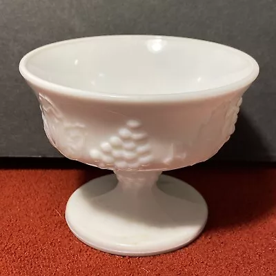 Vintage Milk White Glass Harvest Grape Pedestal Sugar Bowl Candy Dish Fruit Rare • $10.87