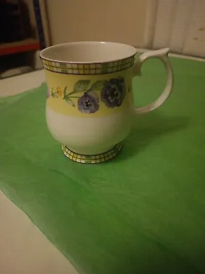 Queens Fine Bone China Viola Mug. • £10