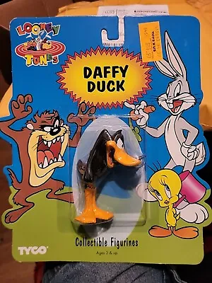  1994 Looney Tunes Daffy Duck Figure Mint On Original Card  • $14.99
