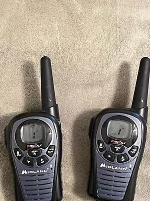 Midland LXT490 Two Way Radio - Black Walkie Talkies With Charger • $15.95