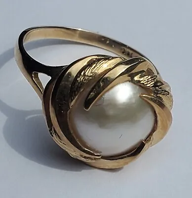 14k Yellow Gold Mabe Pearl  Cocktail Ring Size 7.75 • $375