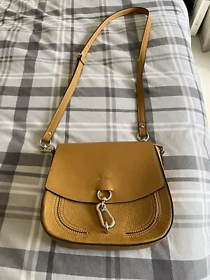 Ladies Handbag  • £8