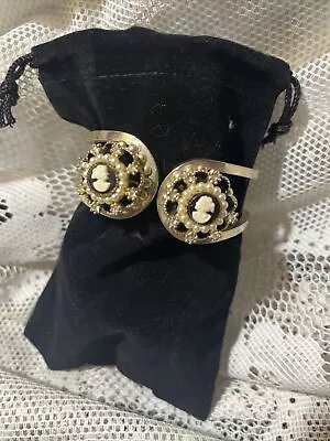 Vintage Pat Pend Cameo Rhinestone Clamper Bracelet  • $24