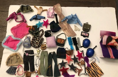 $46 • Buy BRATZ Dolls  Accessories LOT 56 Pcs Clothes Poster ,blue Helmets