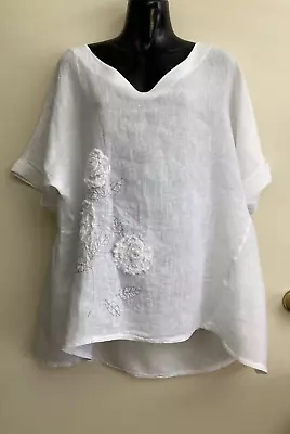 Rosa Jo Jo Italy Sz Relaxed S/M White Embellished 100% Linen Short Sleeve Blouse • $28