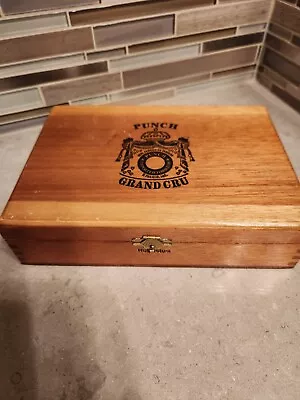 Vintage PUNCH GRAND CRU Robustos Wood Cigar Box Spanish Honduras. • $11.95