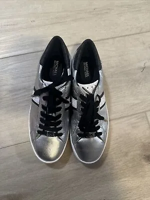 Michael Kors Women's Leather Sneakers Shoes Size 9 Wht/silver. • $29.99