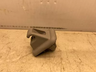 2003-2006 Volvo Xc90 Left Or Right Sunvisor Cliplatch Retainer Hook Gray Oem • $10.99