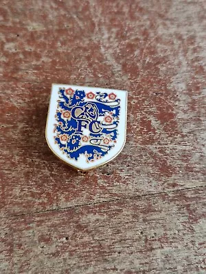 CHELSEA  F C - ENGLAND  OLD 90's  COLLECTABLE  FOOTBALL  BADGE  Pin • £6.49