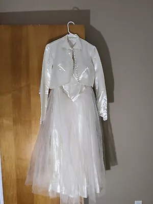 Vintage Wedding Dress With Shawl And Vail • $12.75